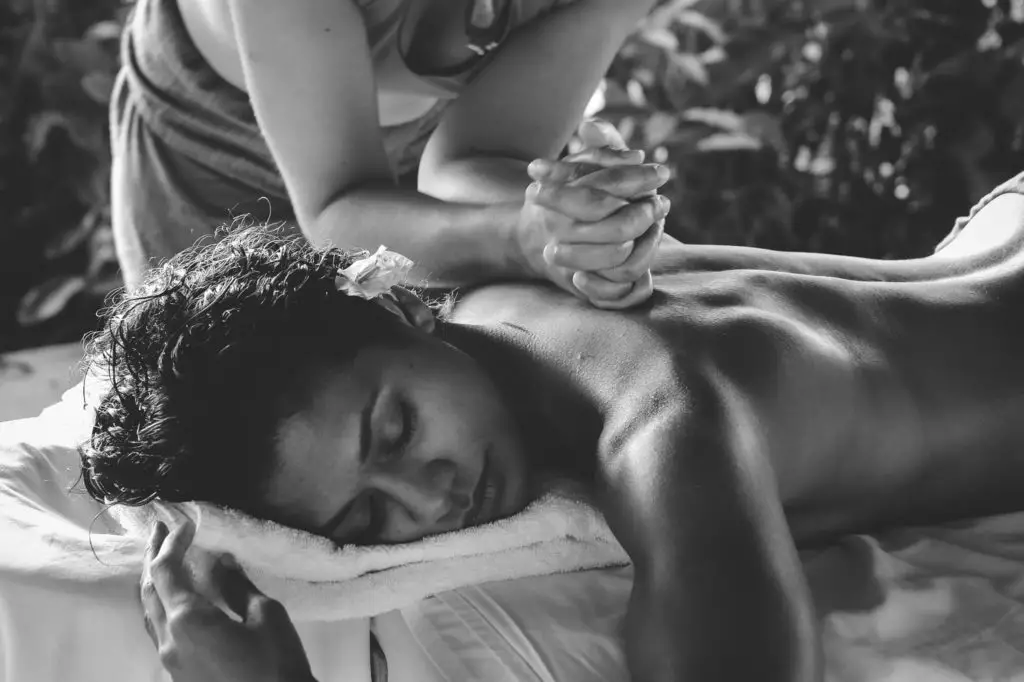 Massage Black and White